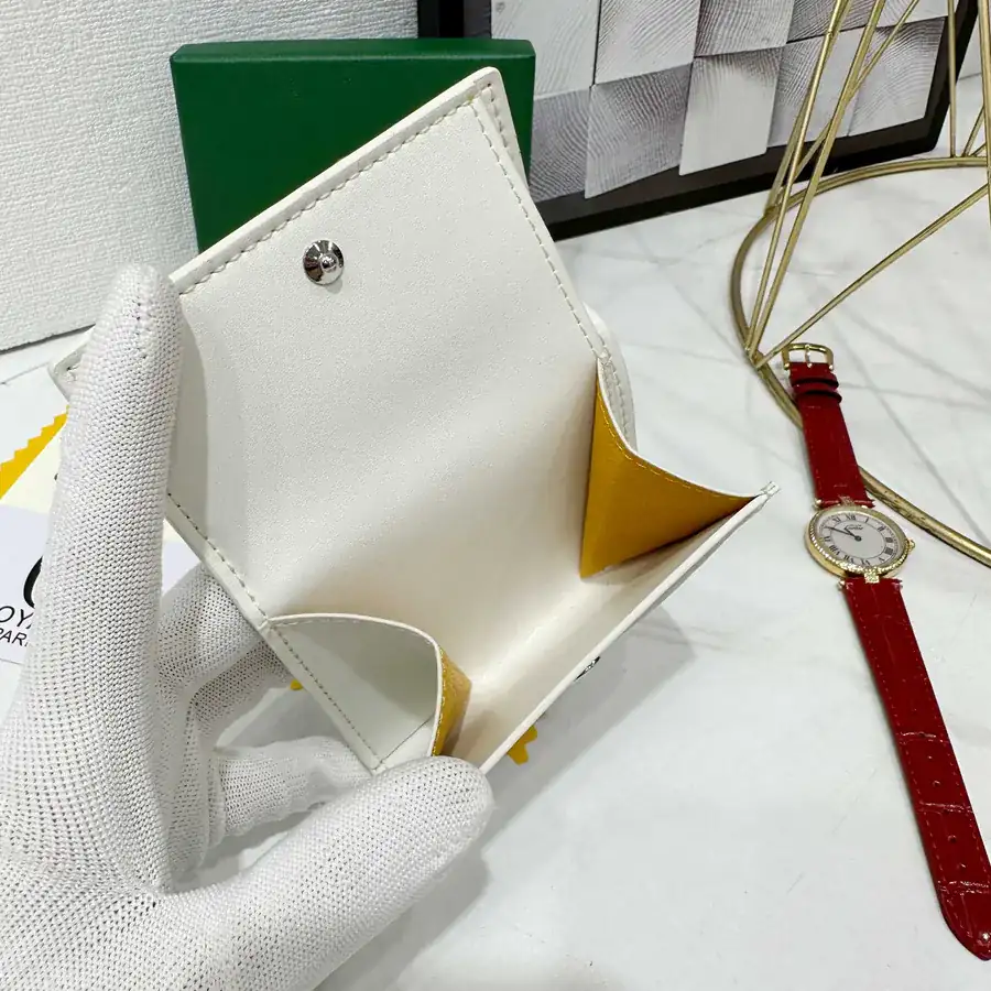 Goya Marigny Zero Wallet Perfect for Storing Coins and Cards