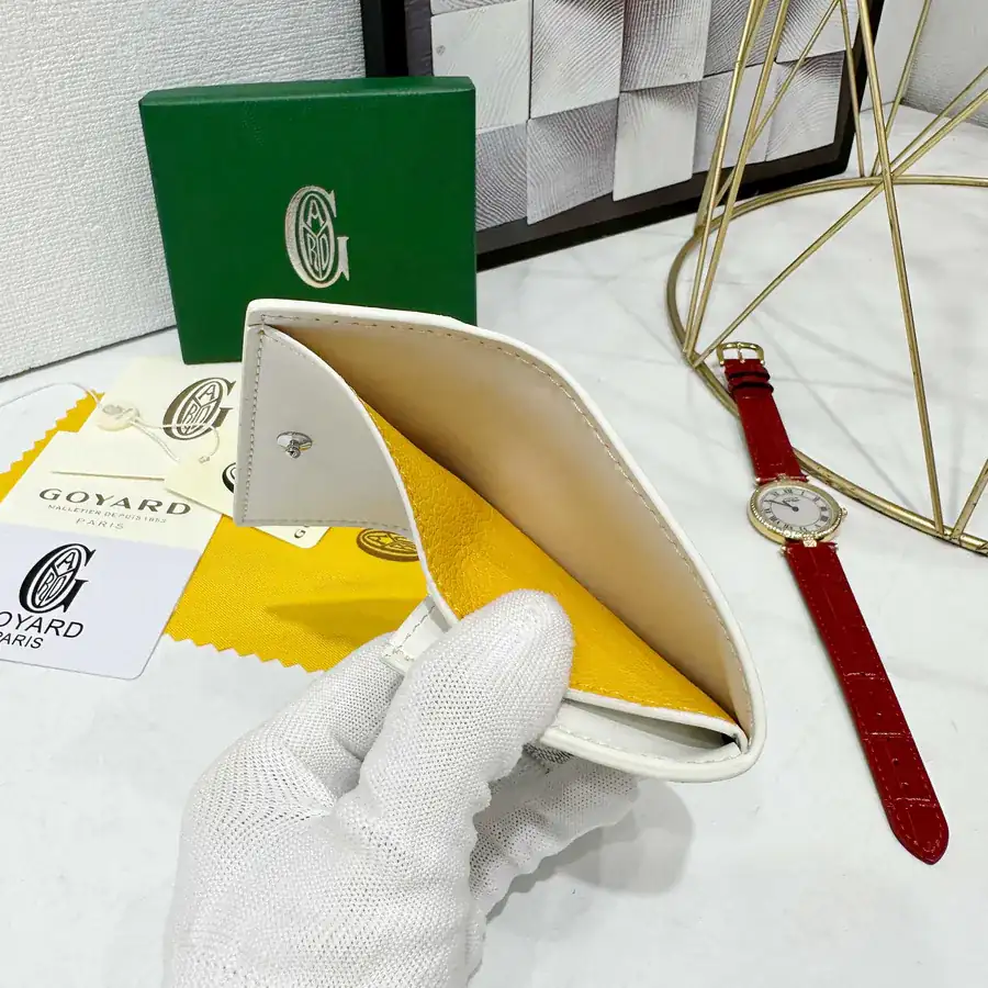 Goya Marigny Zero Wallet Perfect for Storing Coins and Cards