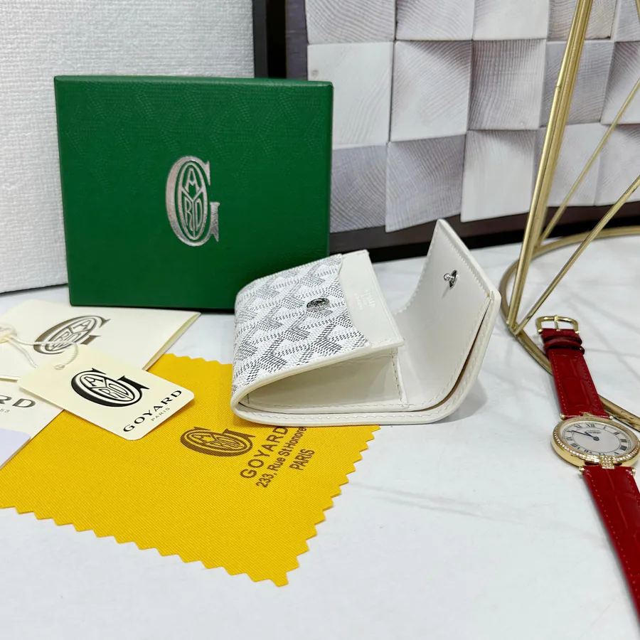 Goya Marigny Zero Wallet Perfect for Storing Coins and Cards