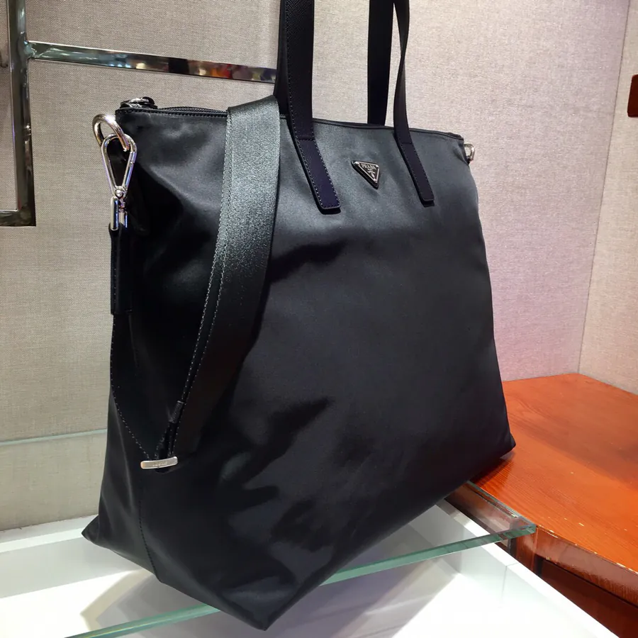 P Family New Style Bucket Bag with Grained Calfskin and Silver Hardware