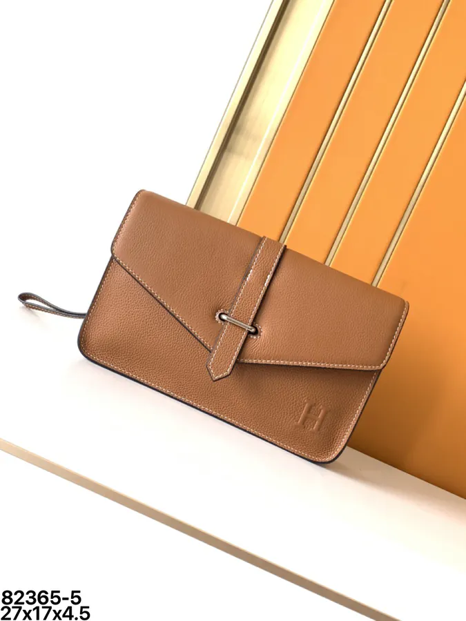 Ema Bucket Bag in Top Grain Leather