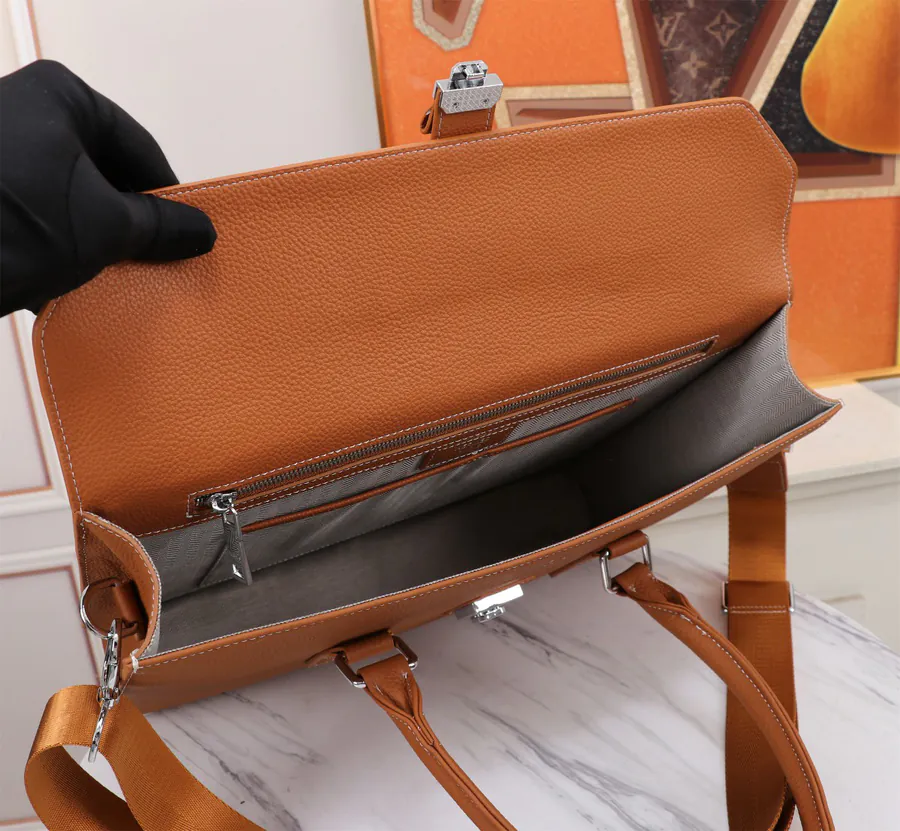Hermès Premium Handcrafted Briefcase 8311 1