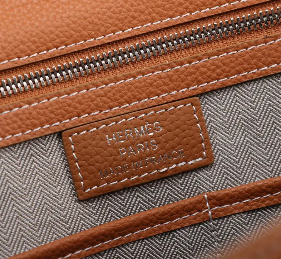 Hermès Premium Handcrafted Briefcase 8311 1