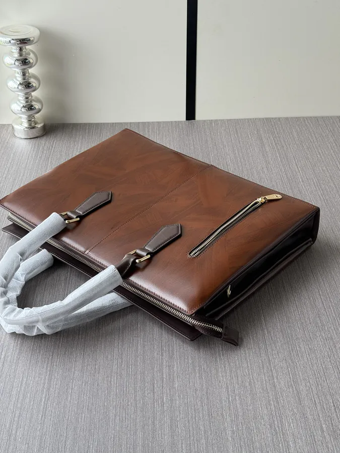 Montblanc 8472 1 Executive Briefcase Premium Leather, Stylish Design