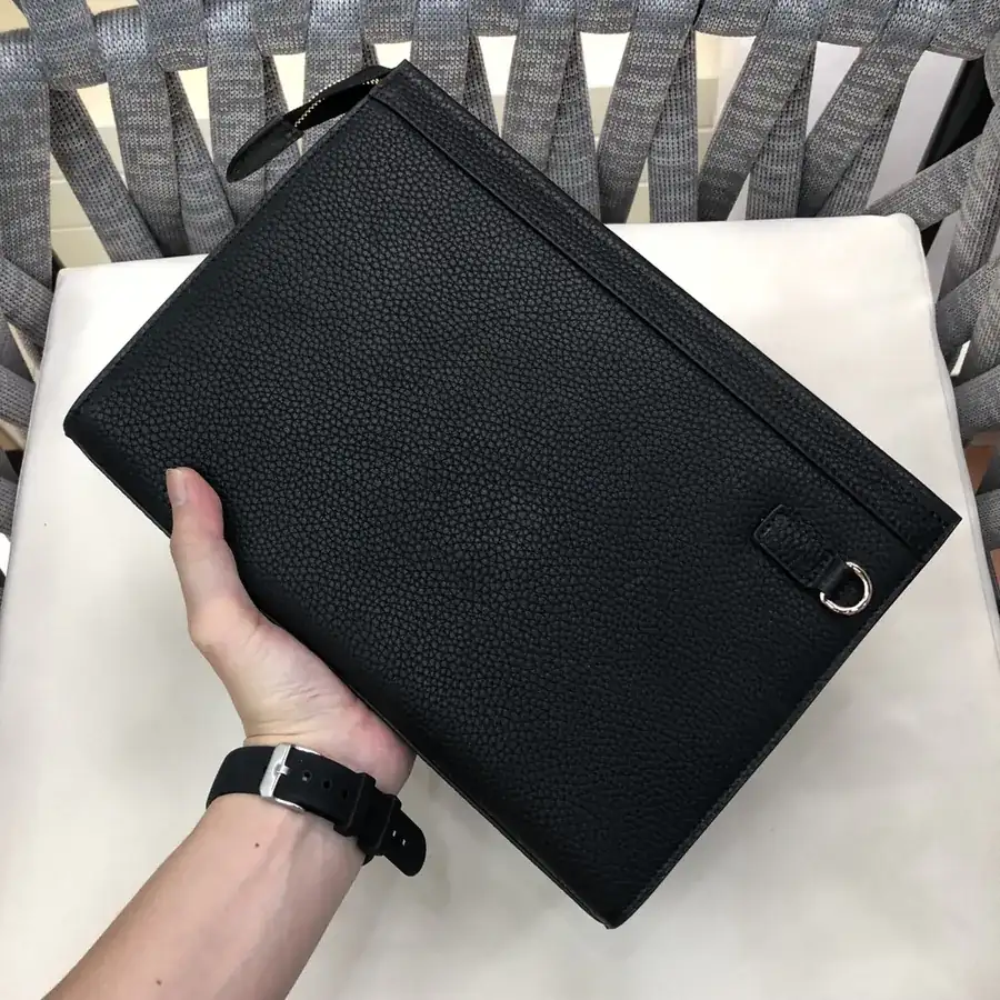 范家 Men's Wallet in Grained Calfskin