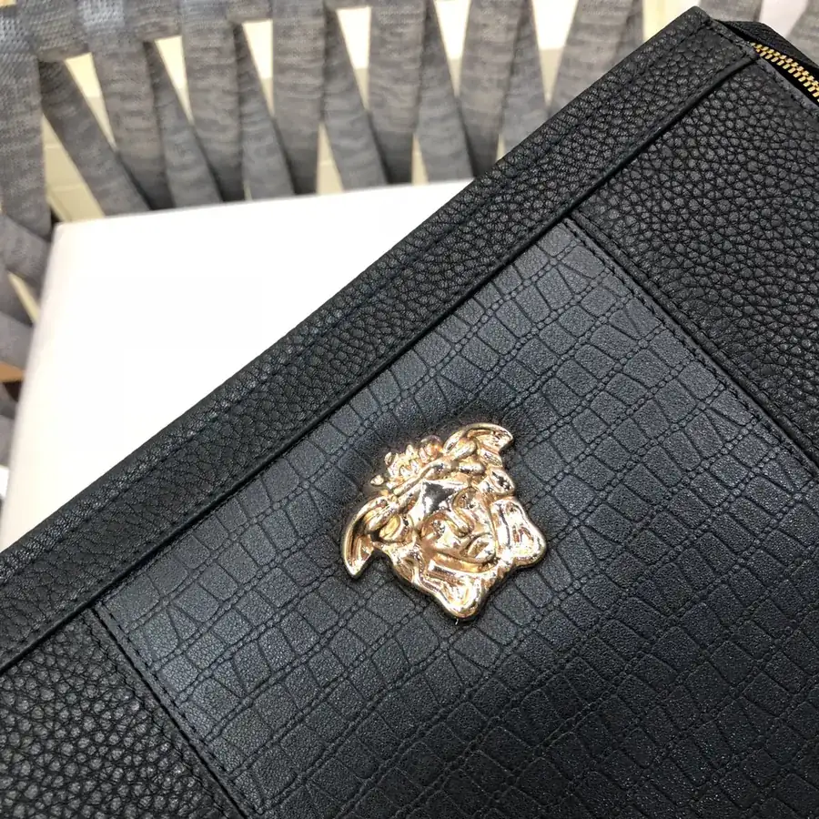 范家 Men's Wallet in Grained Calfskin