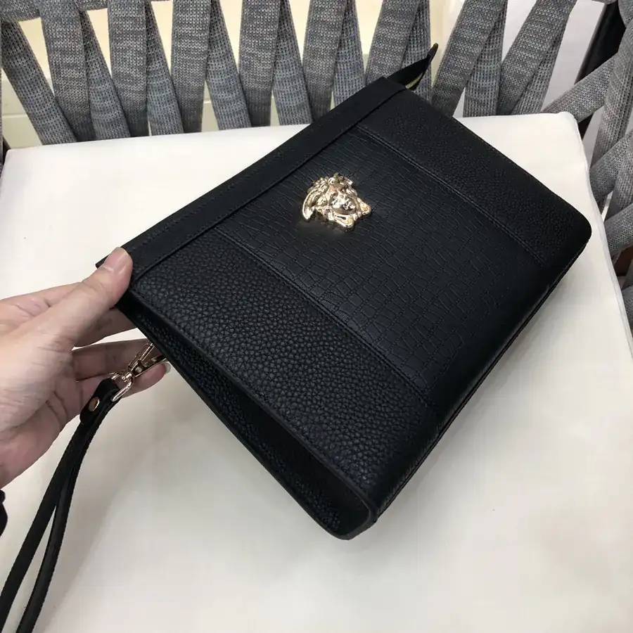 范家 Men's Wallet in Grained Calfskin