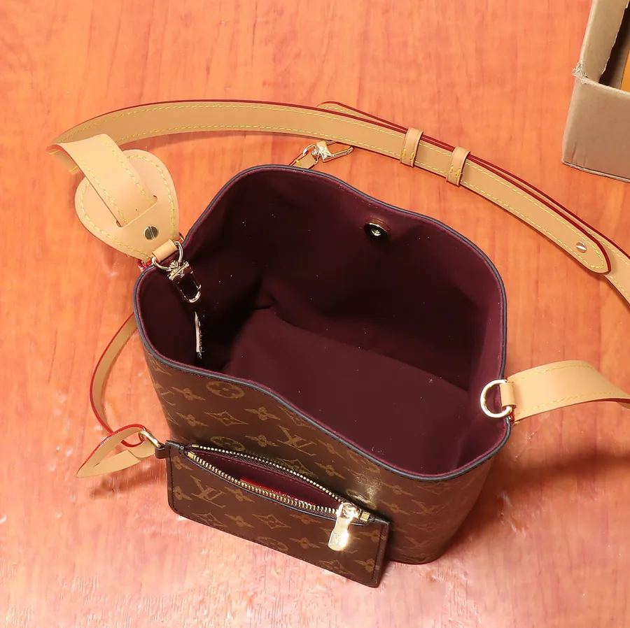 All In BB Series Bucket Bag with Internal Zip Pocket