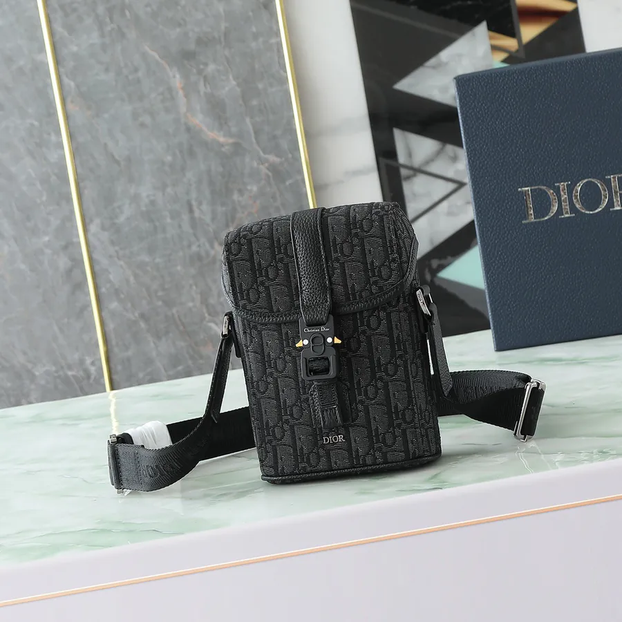 Hit The Road Summer Menswear Mini Messenger Bag with Aluminum Snap