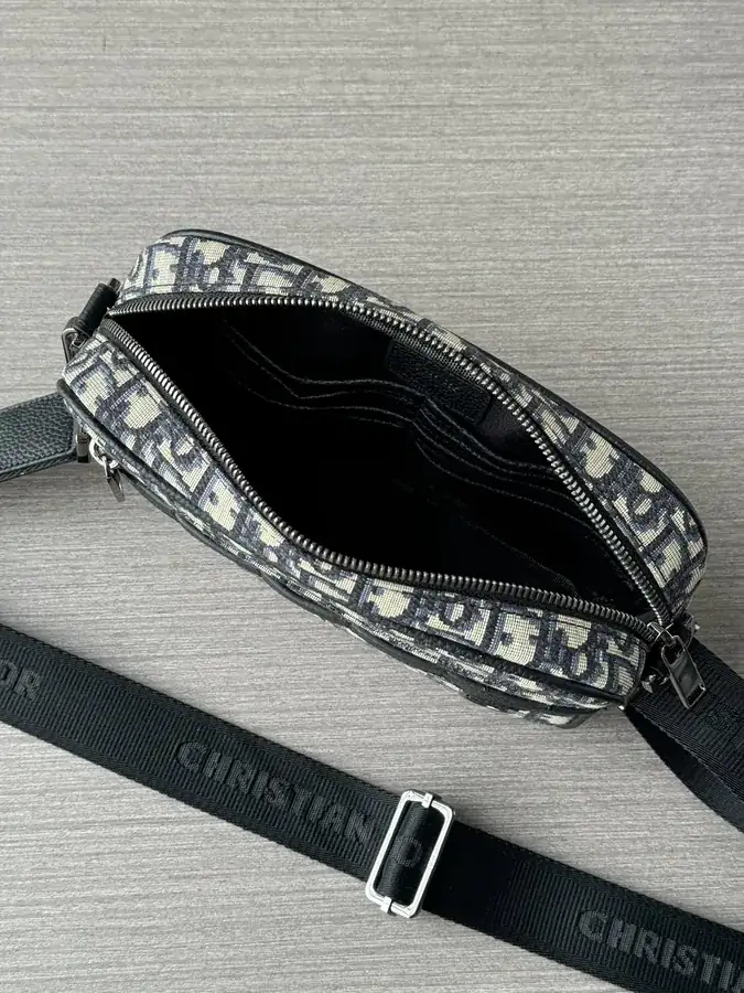 Top Original Safari Messenger Bag Compact and Practical