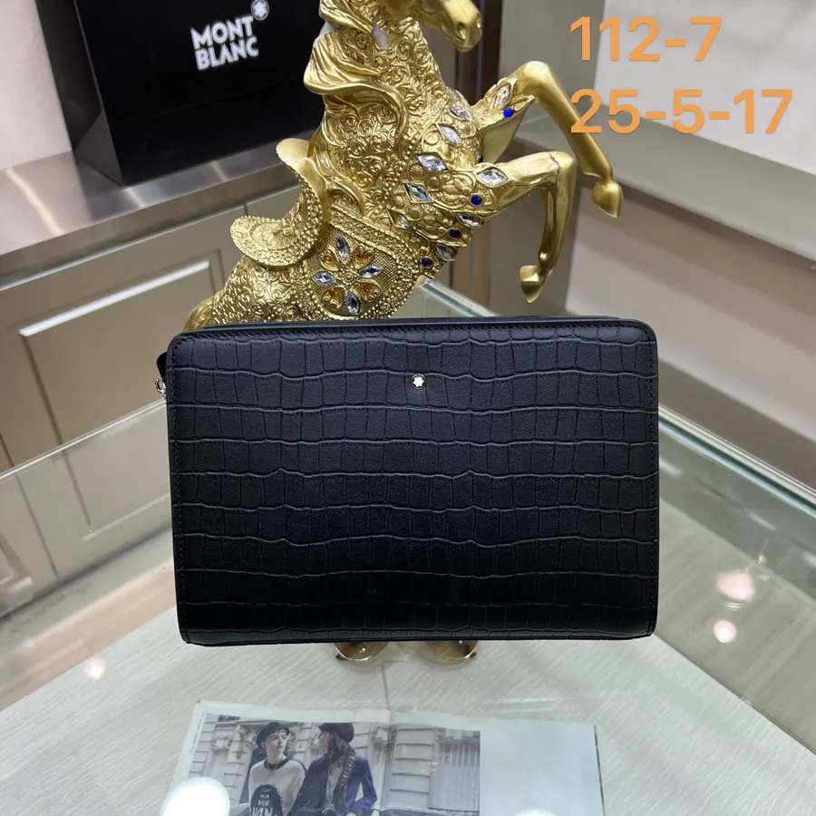 International 112 7 New Handbag Sleek Design, Premium Leather