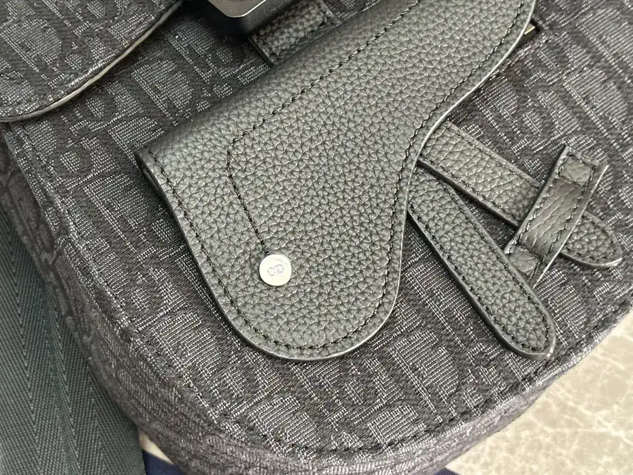 Christian Dior Saddle Shoulder Bag Black Grained Calfskin