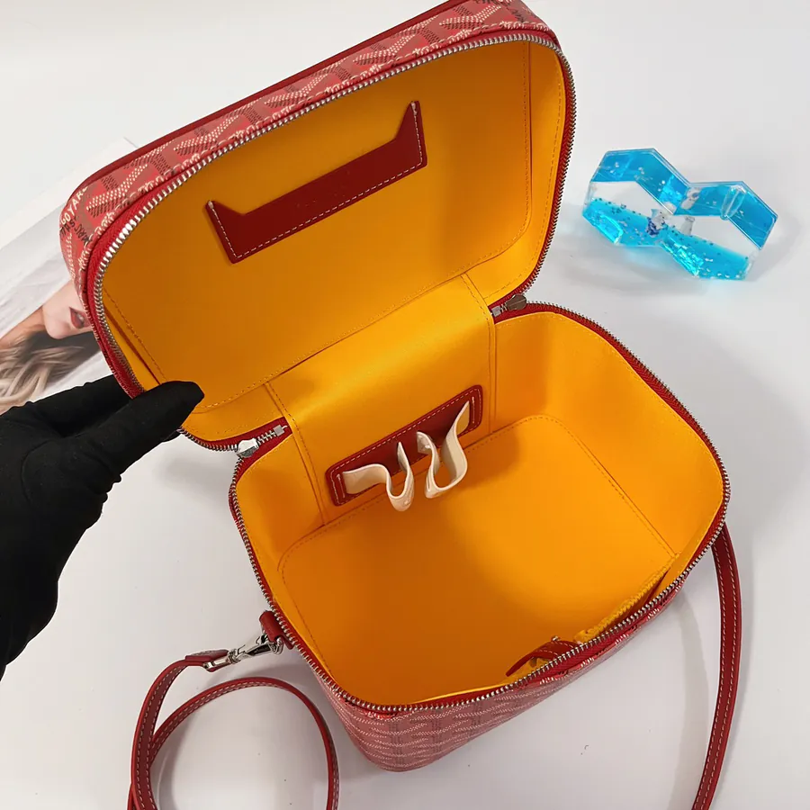 Muse Cosmetic Bag with Smart Interior Space