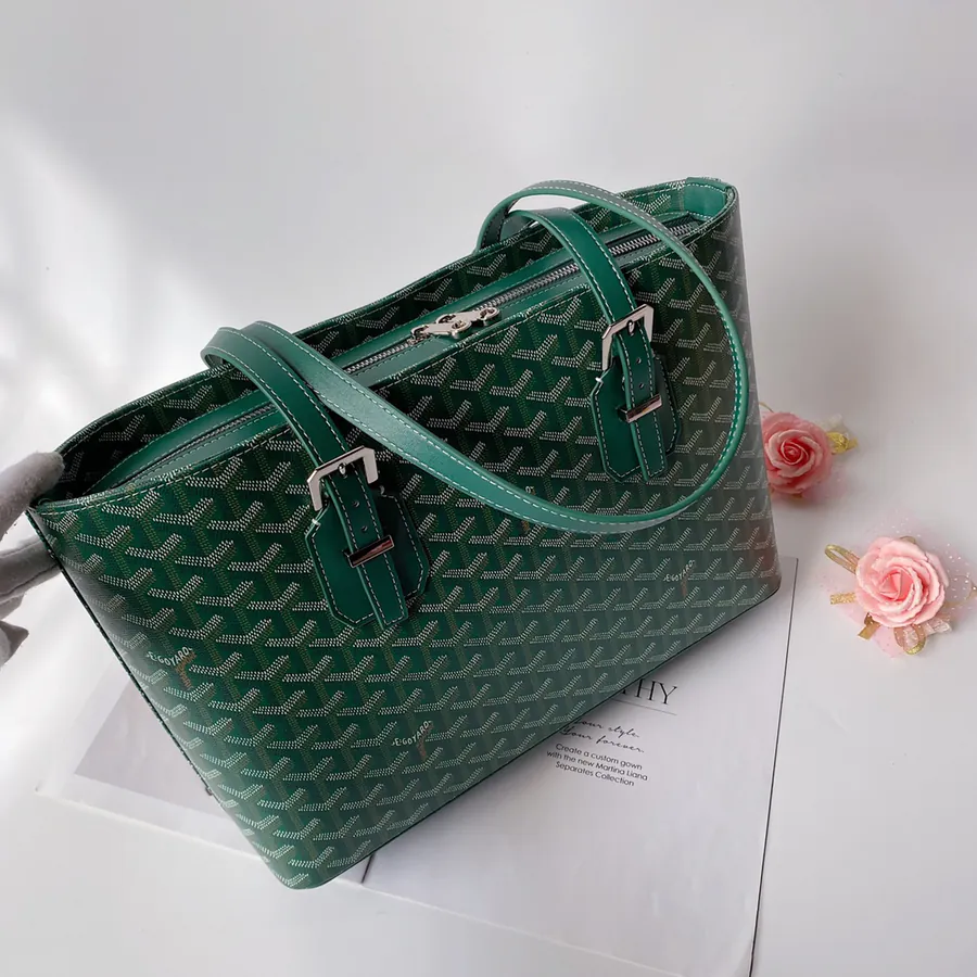 G0YARD Bucket Bag Stylish and Practical