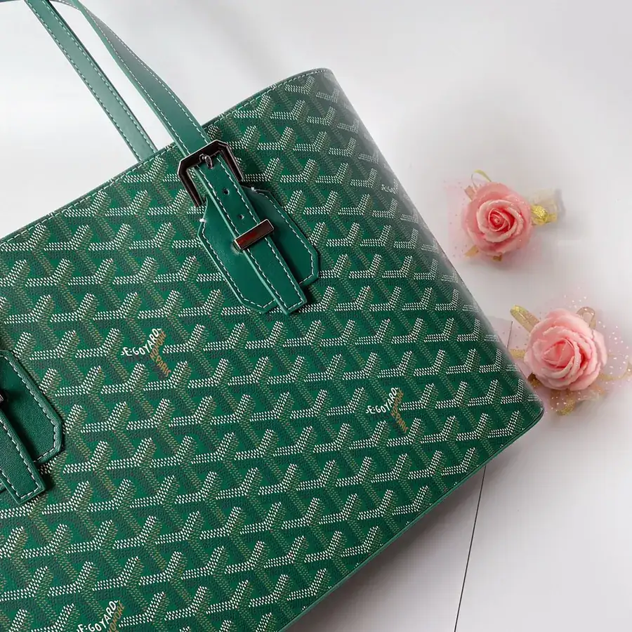 G0YARD Bucket Bag Stylish and Practical
