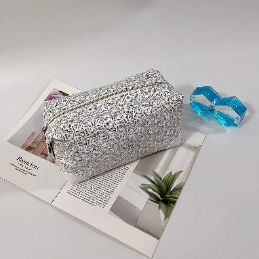 Boeing Travel Cosmetic Bag (25 cm) Elegant and Practical