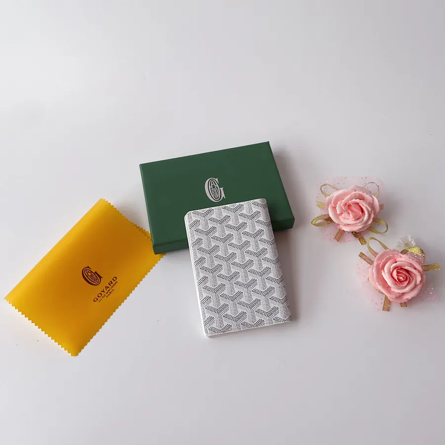 Goyar Passport Wallet with Vintage Y Zhprint Fabric
