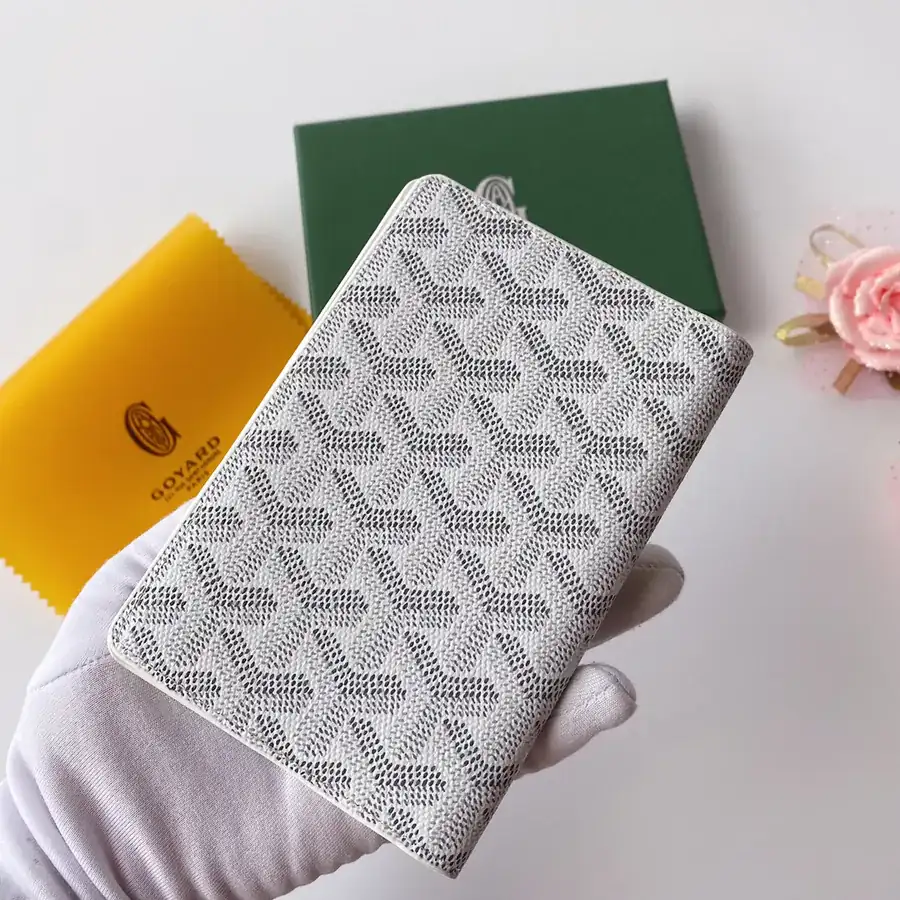 Goyar Passport Wallet with Vintage Y Zhprint Fabric