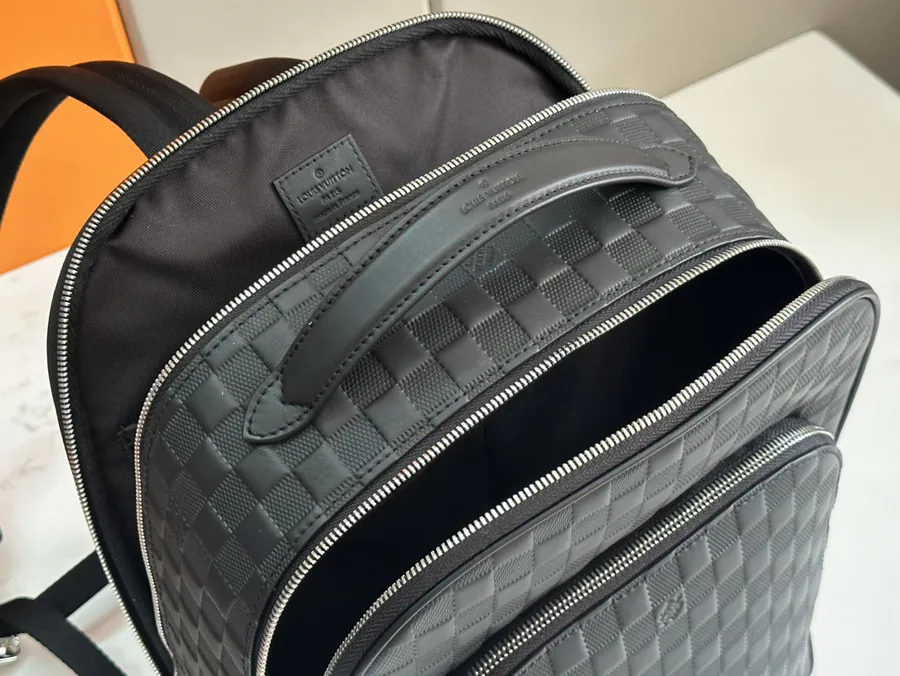 Avenue Damier Graphite Coated Canvas Messenger Bag