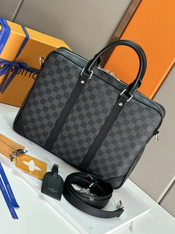 N40445 Black Graphite Voyage Small