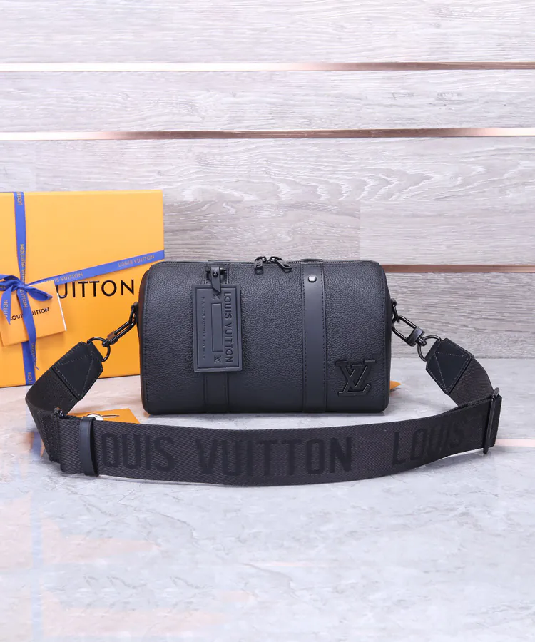 City Keepall Handbag in Full Leather
