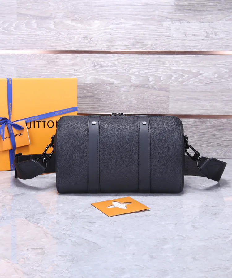 City Keepall Handbag in Full Leather