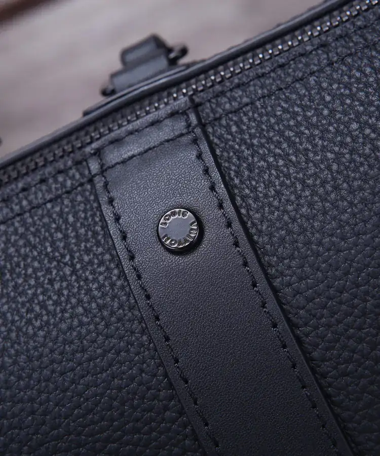City Keepall Handbag in Full Leather