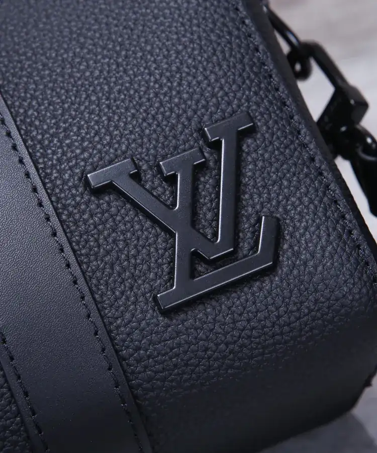City Keepall Handbag in Full Leather