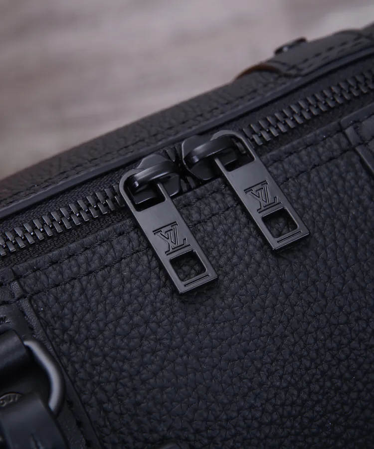 City Keepall Handbag in Full Leather