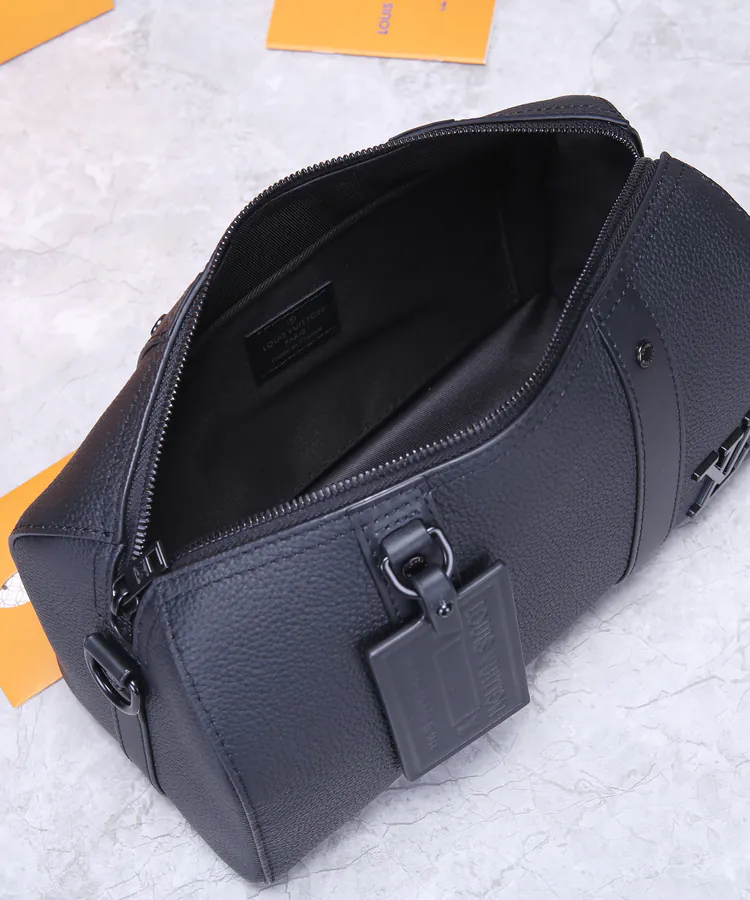 City Keepall Handbag in Full Leather