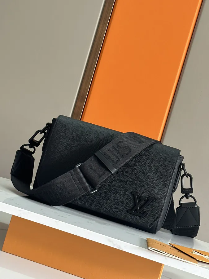 Pilot Mini Tote Grained Calfskin