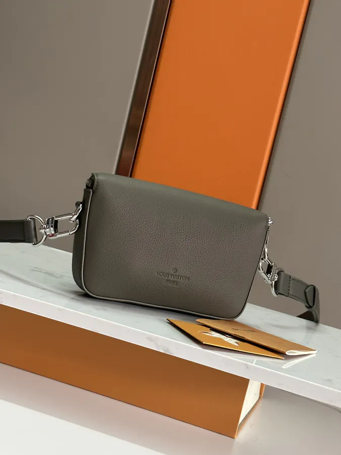Pilot Mini Tote in Grained Calfskin
