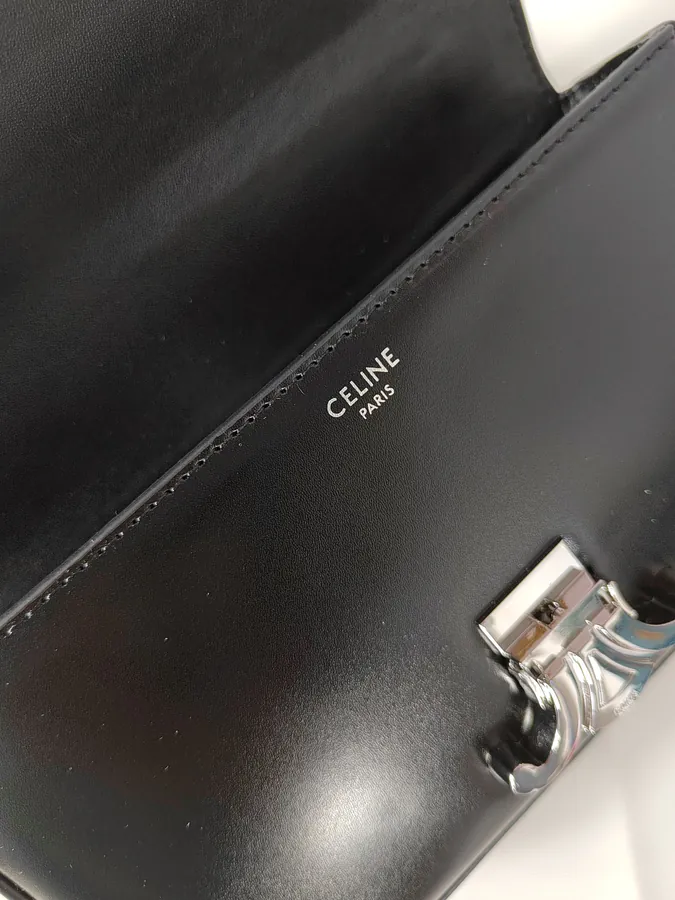 Black White Steel TRIOMPHE Grained Calfskin Chain Shoulder Bag