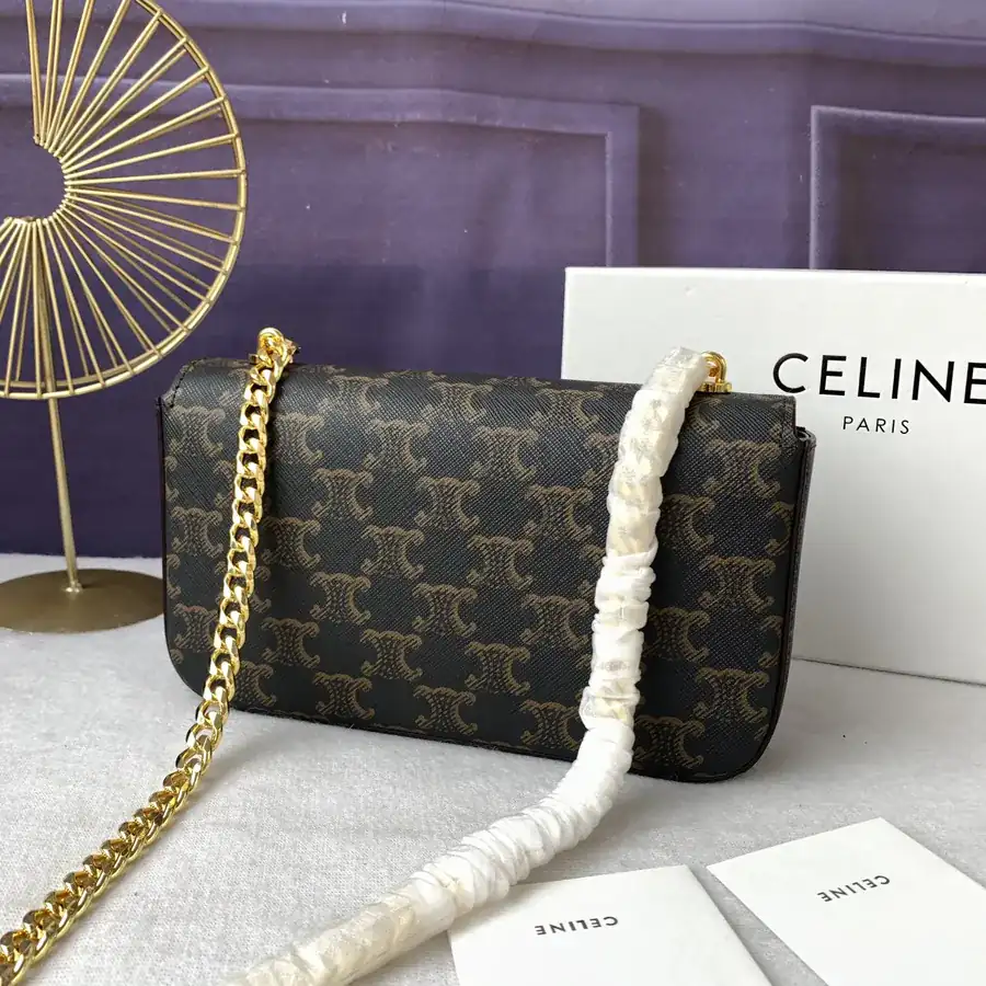 TrioMPHE Leather Chain Shoulder Bag Vintage Style
