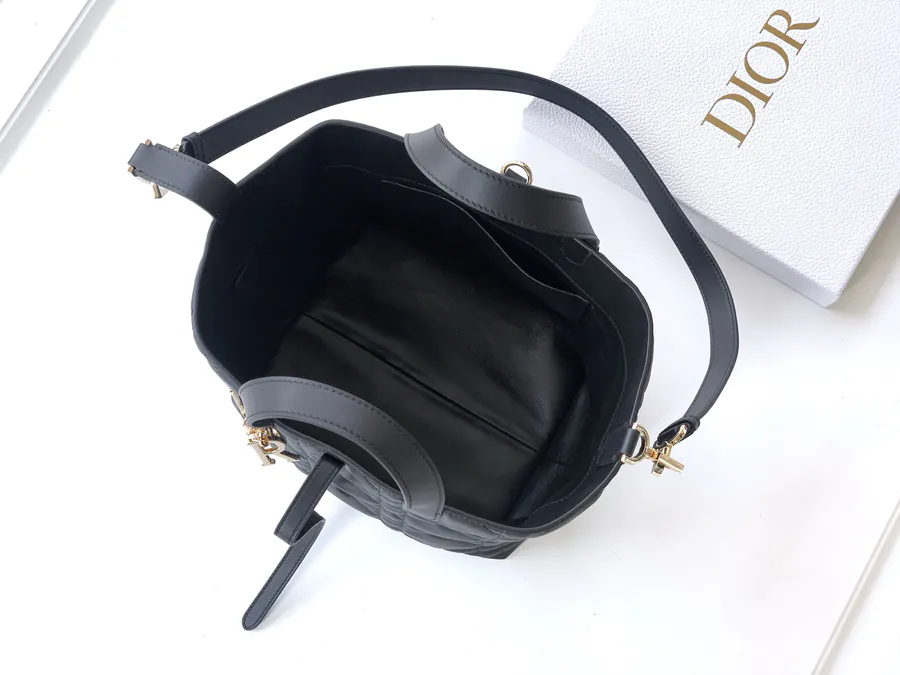Toujours Vertical Handbag Medium Size