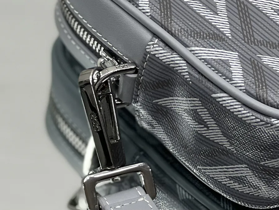 DIO Men's Bucket Bag Travel Kit