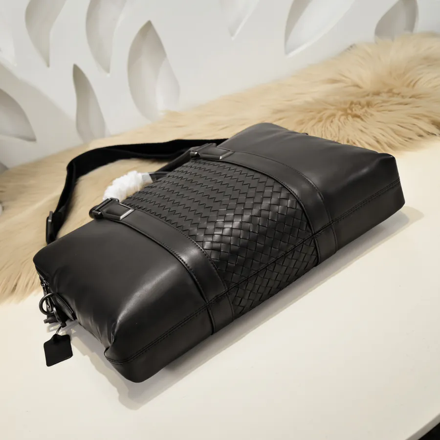 BV Latest Men's Briefcase Premium Leather, Elegant Design