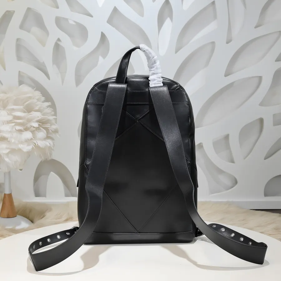 BV Latest Men's Backpack Premium Leather, Elegant Design