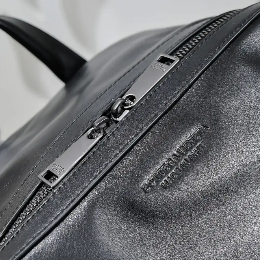 BV Latest Men's Backpack Premium Leather, Elegant Design