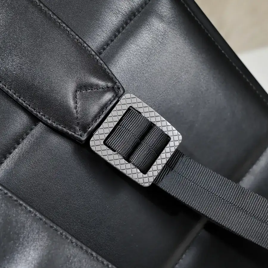 BV Latest Men's Backpack Premium Leather, Elegant Design