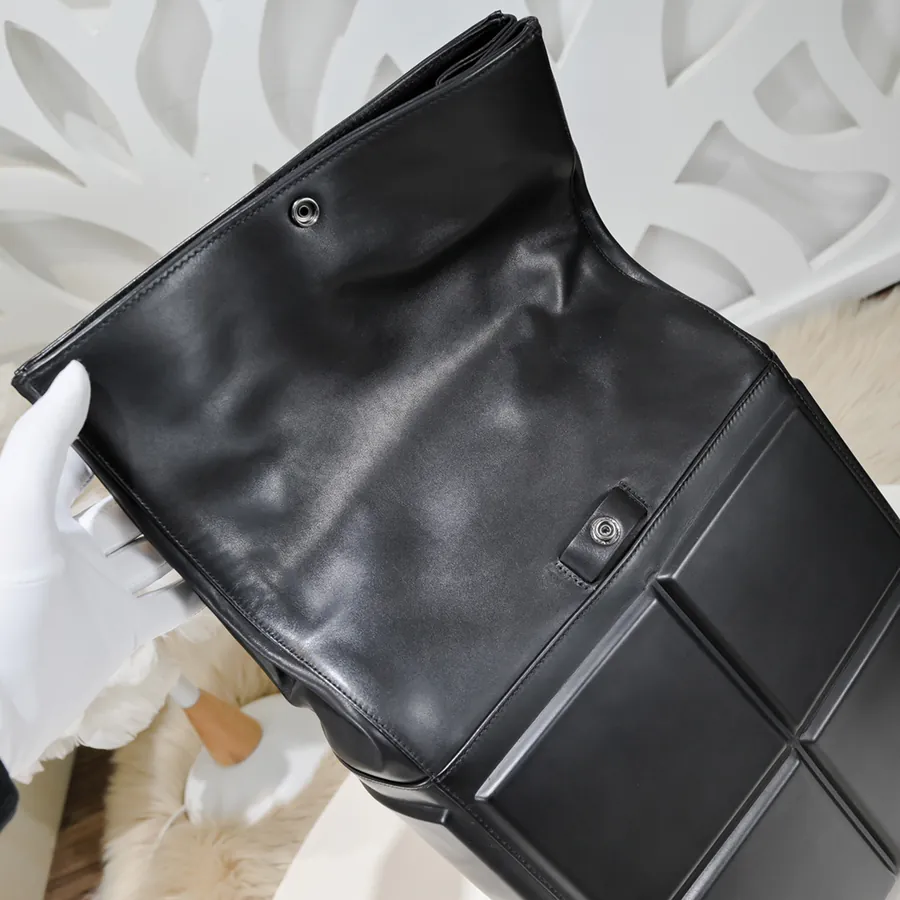 BV Latest Men's Backpack Premium Leather, Elegant Design