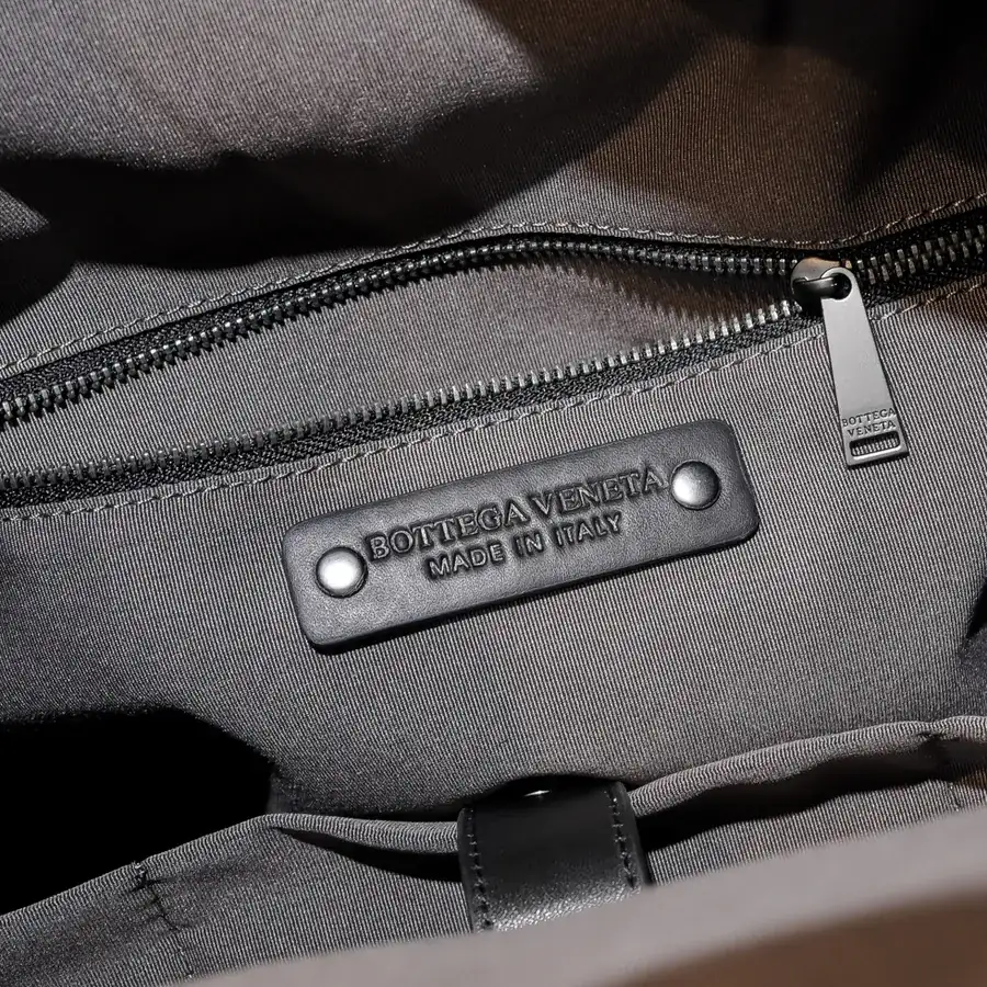 BV Latest Men's Backpack Premium Leather, Elegant Design