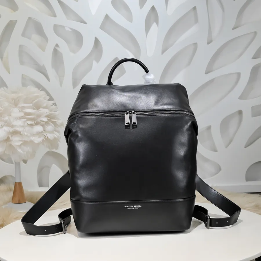BV Latest Men's Backpack Premium Quality, Elegant Design