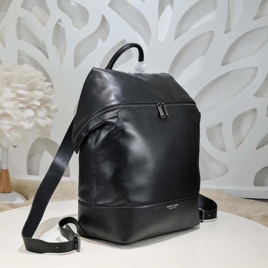 BV Latest Men's Backpack Premium Quality, Elegant Design