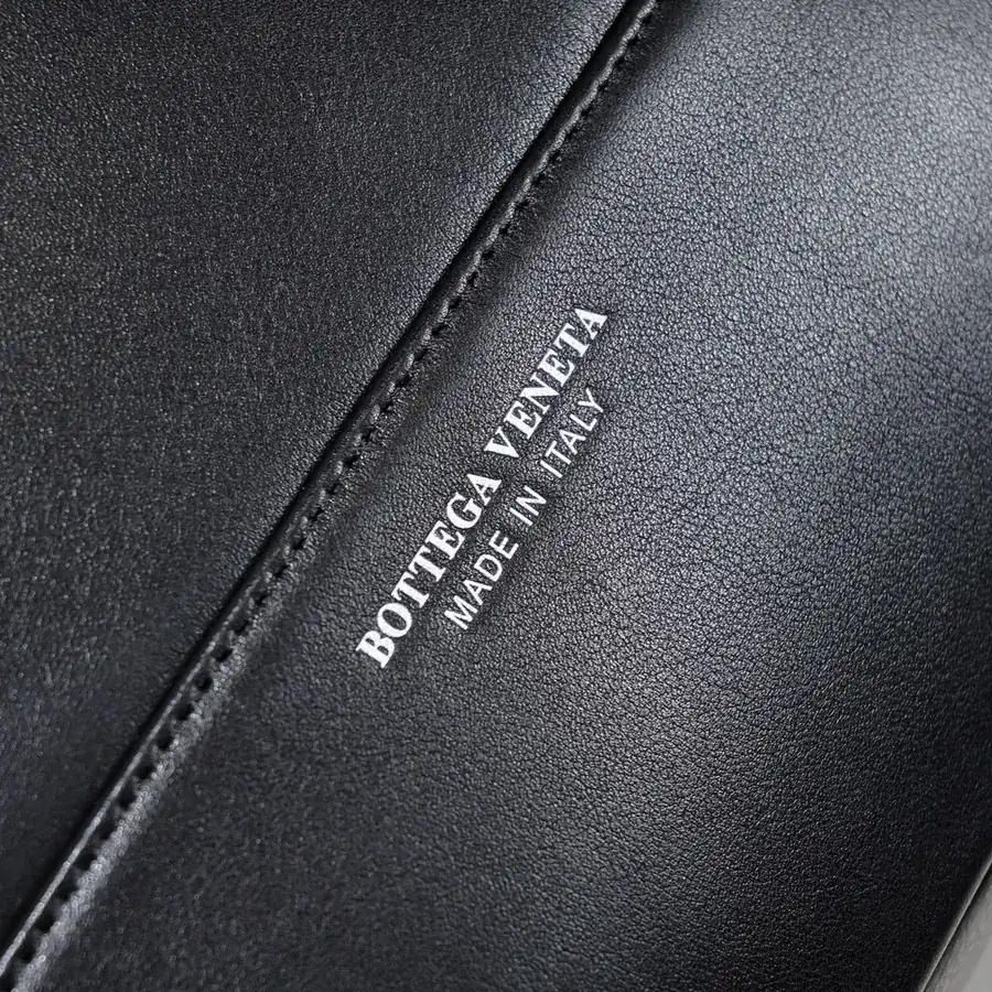 BV Latest Men's Backpack Premium Quality, Elegant Design