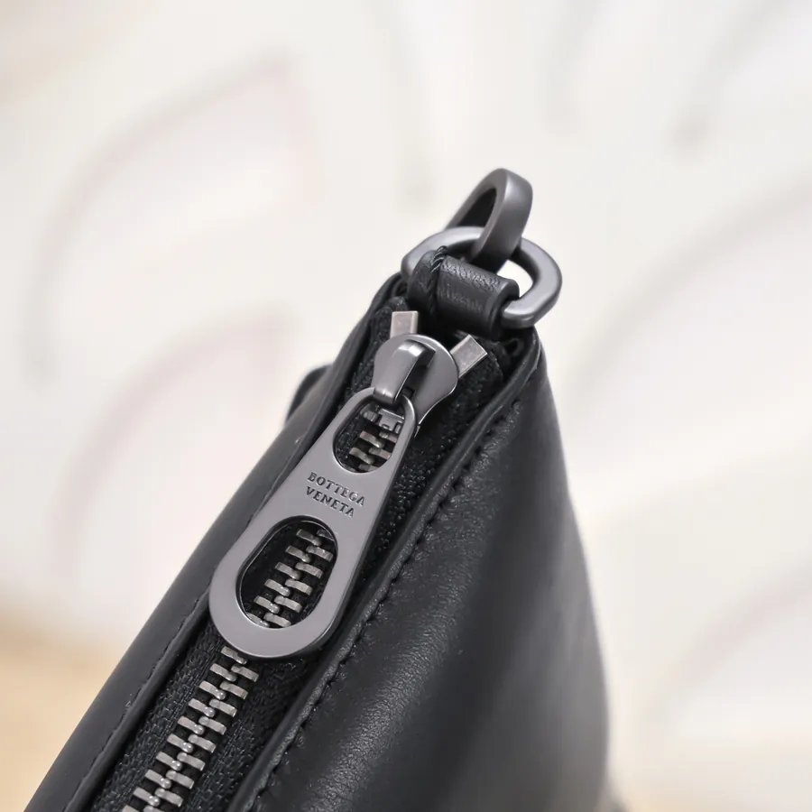 New Men's Handbag Premium Quality, Official Website Synchronized