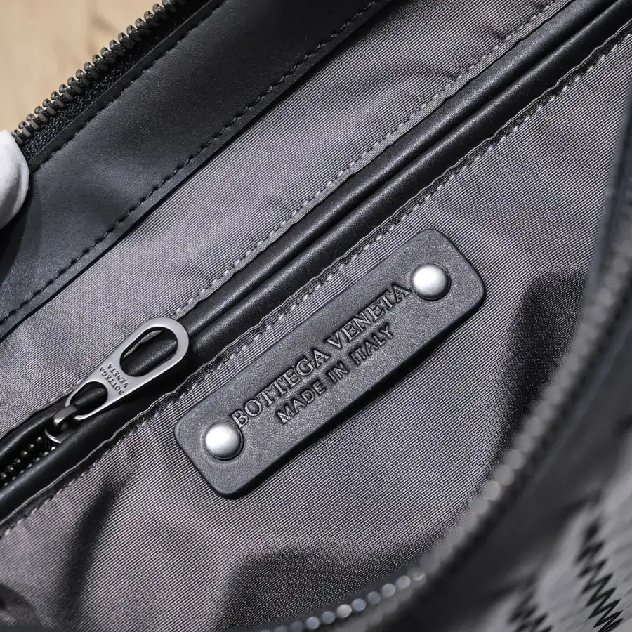 New Men's Handbag Premium Quality, Official Website Synchronized