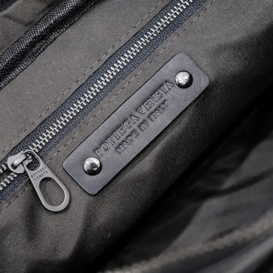 BV Latest Men's Chest Bag Premium Quality, Official Website Synchronized