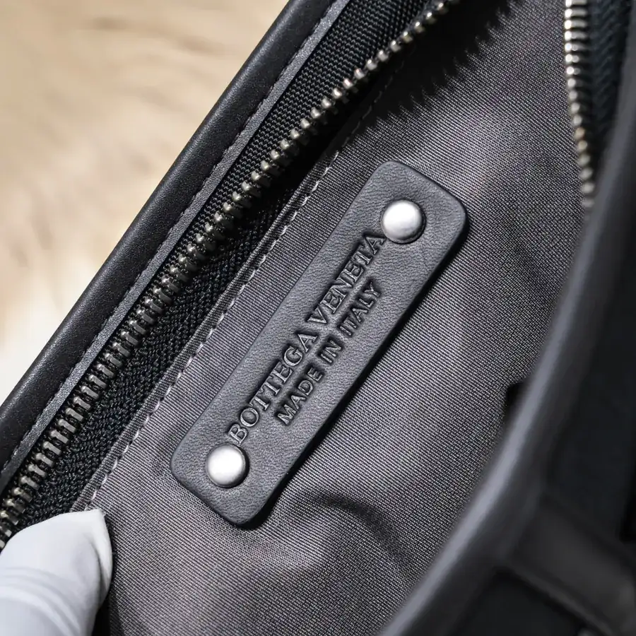 New Men's Crossbody Bag Premium Quality