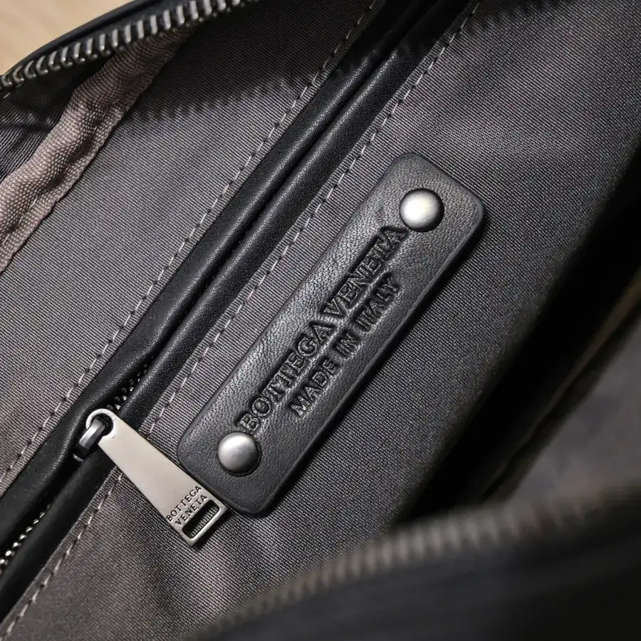 BV Latest Men's Crossbody Bag Premium Quality